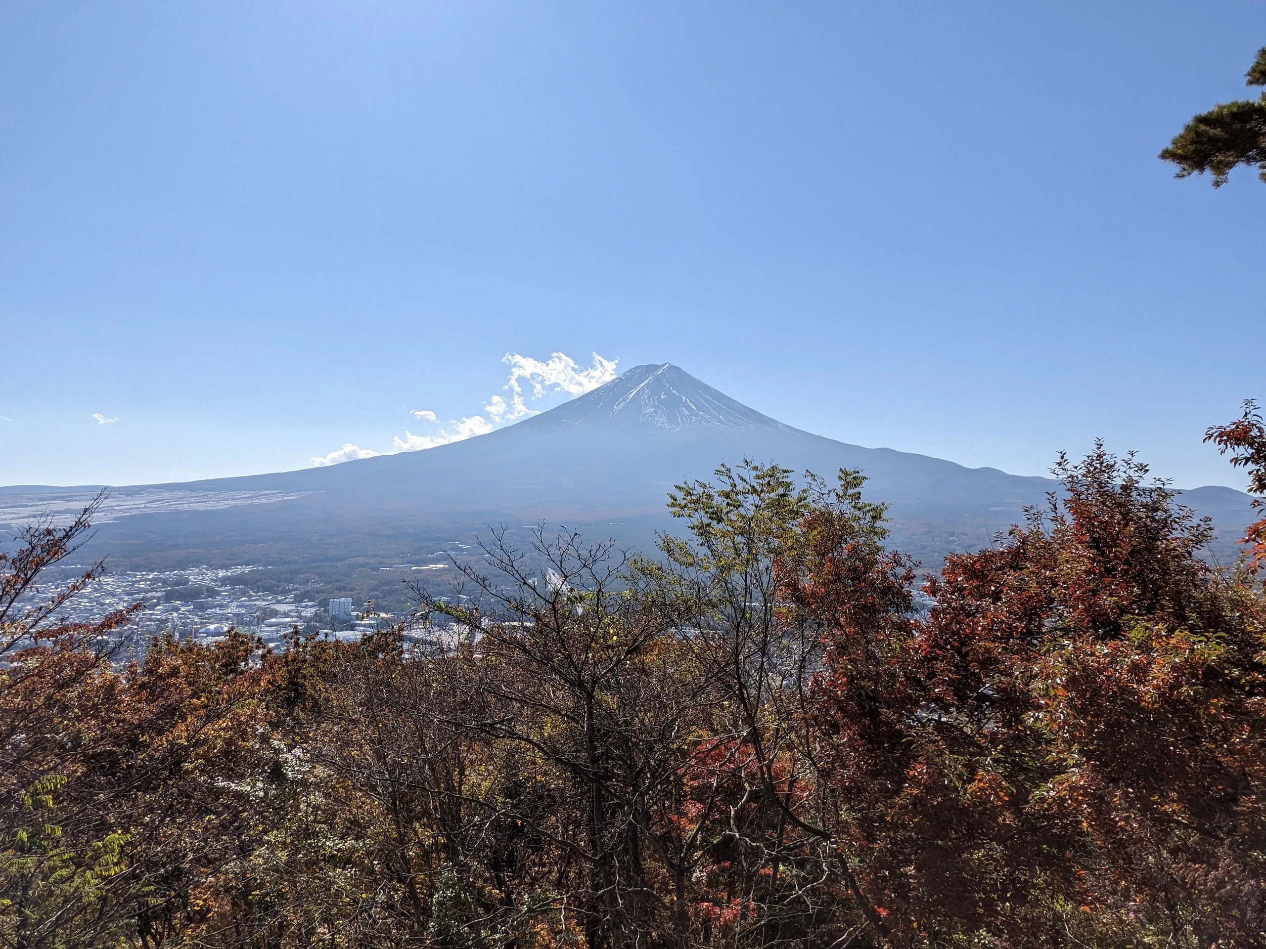 今天幾乎沒有什麼雲,可以完整的看得到富士山的全貌。